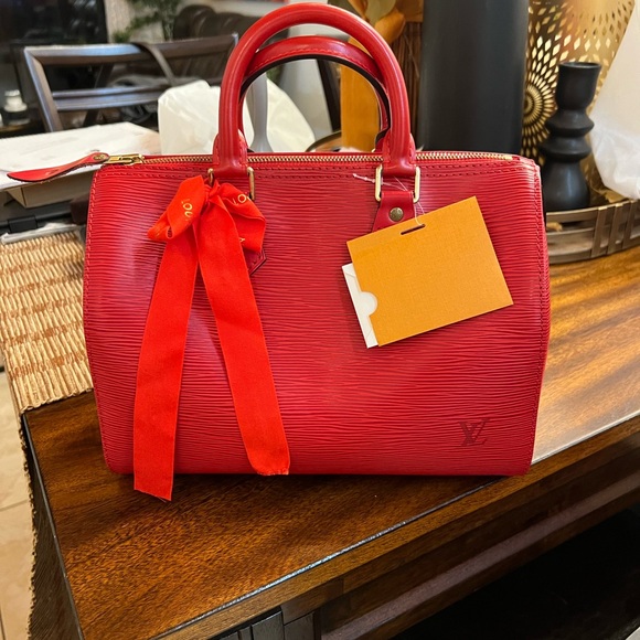Preloved Red Epi Speedy 25 Louis Vuitton - Picture 1 of 11